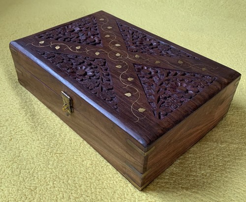 Wood jewellery trinket - wood,