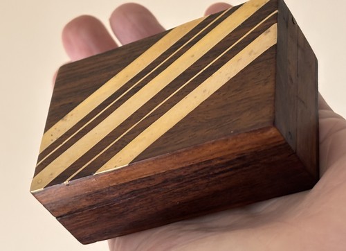 Vintage wood trinket box - wood,